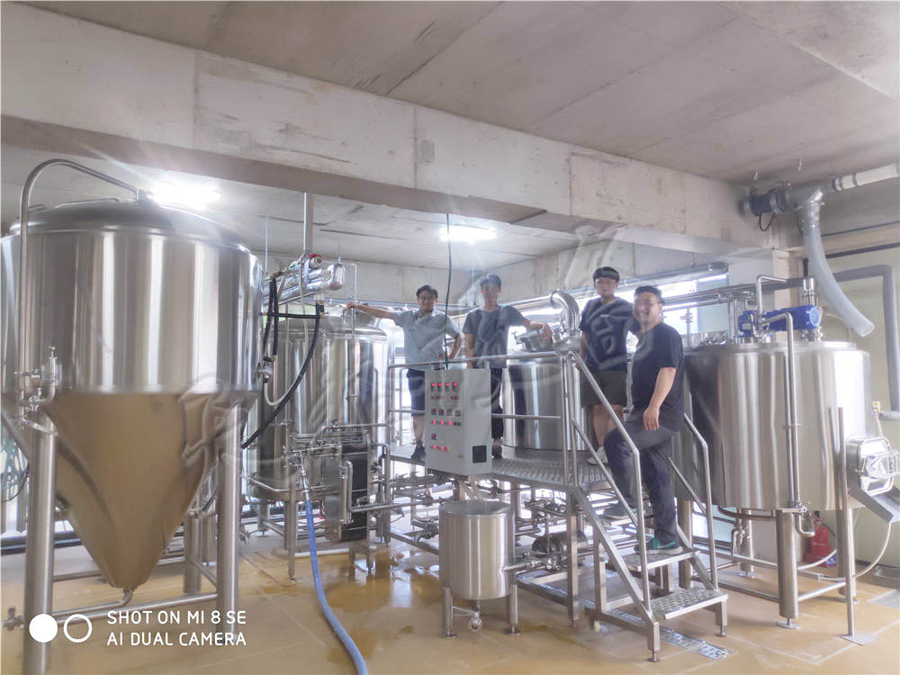 韓國(guó)1500L啤酒釀造系統(tǒng)