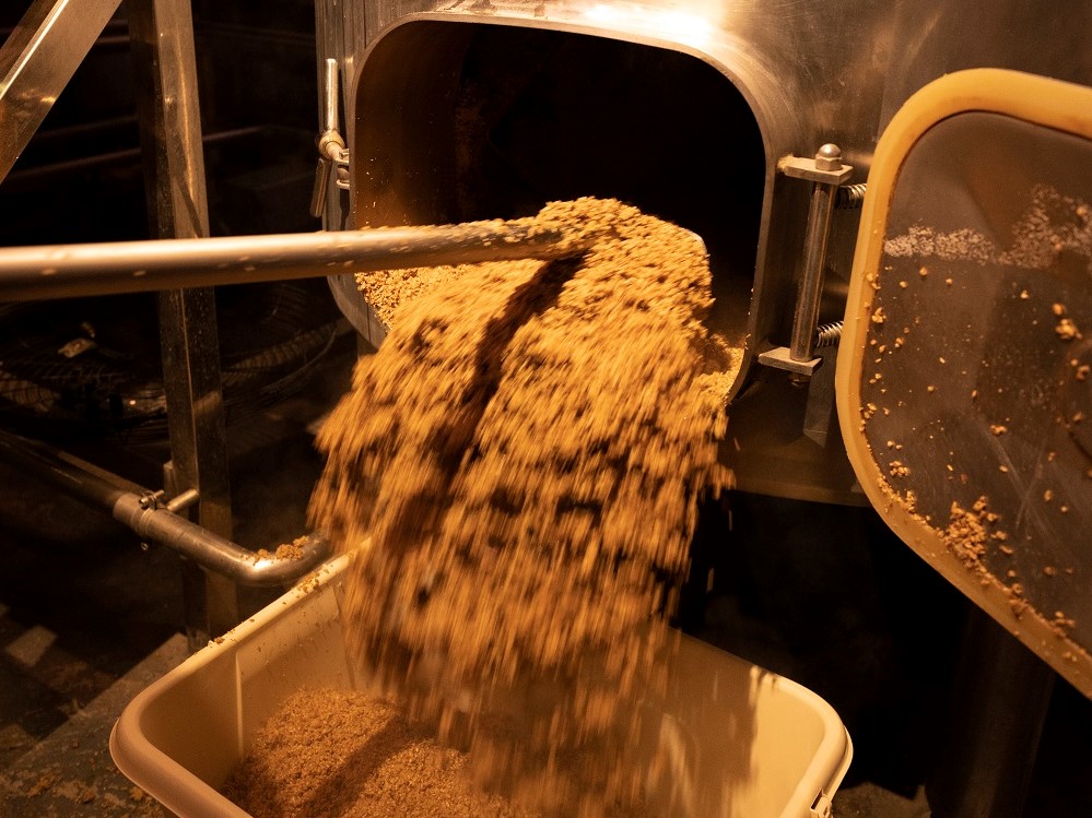 如何將釀酒產生的污水污物變廢為寶？